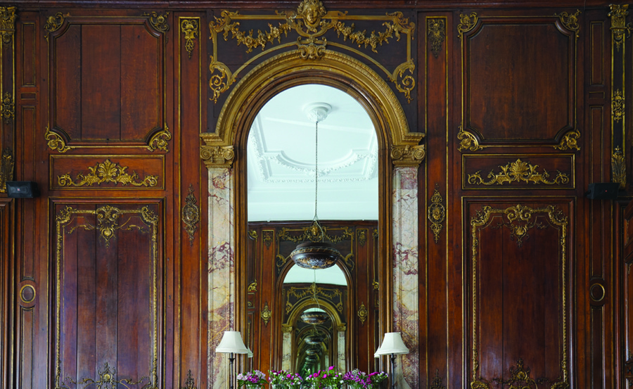 Chateau de Bercy dining room, fireplace wall